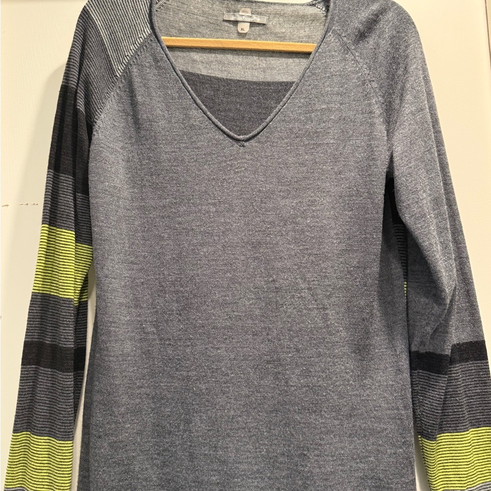 SMARTWOOL 100% wool Gray and Green Women's Top